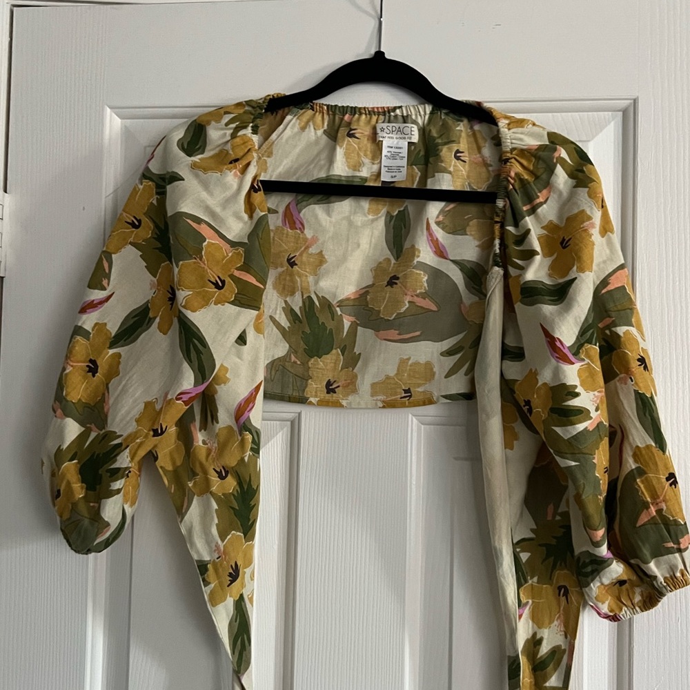 L Space front tie top 🤍
